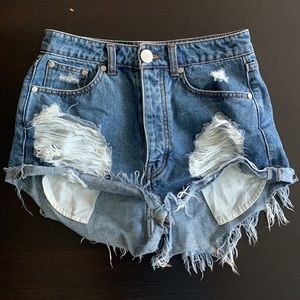Vestique High waisted jean shorts